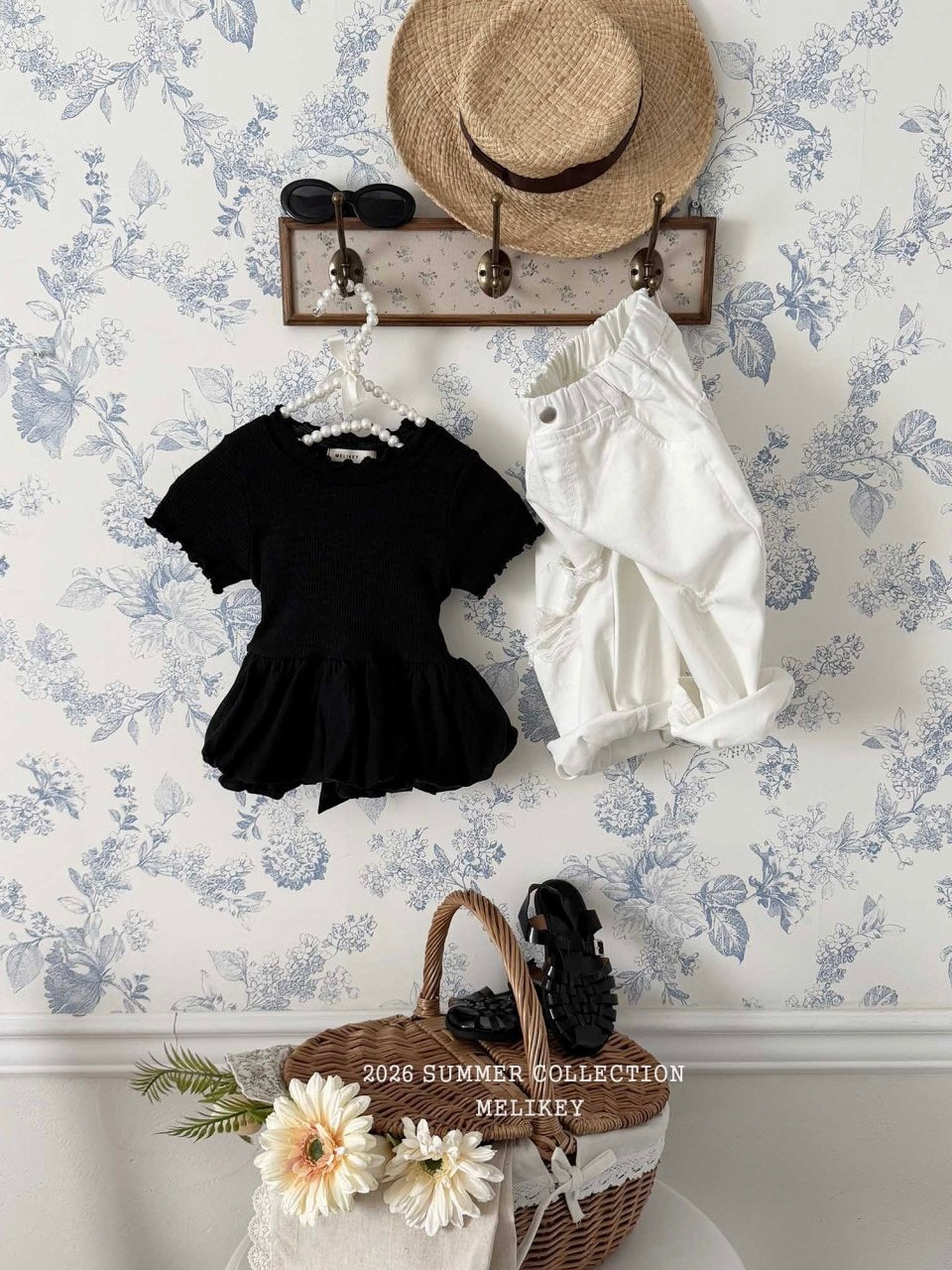 Bouncy ribbon T shirt