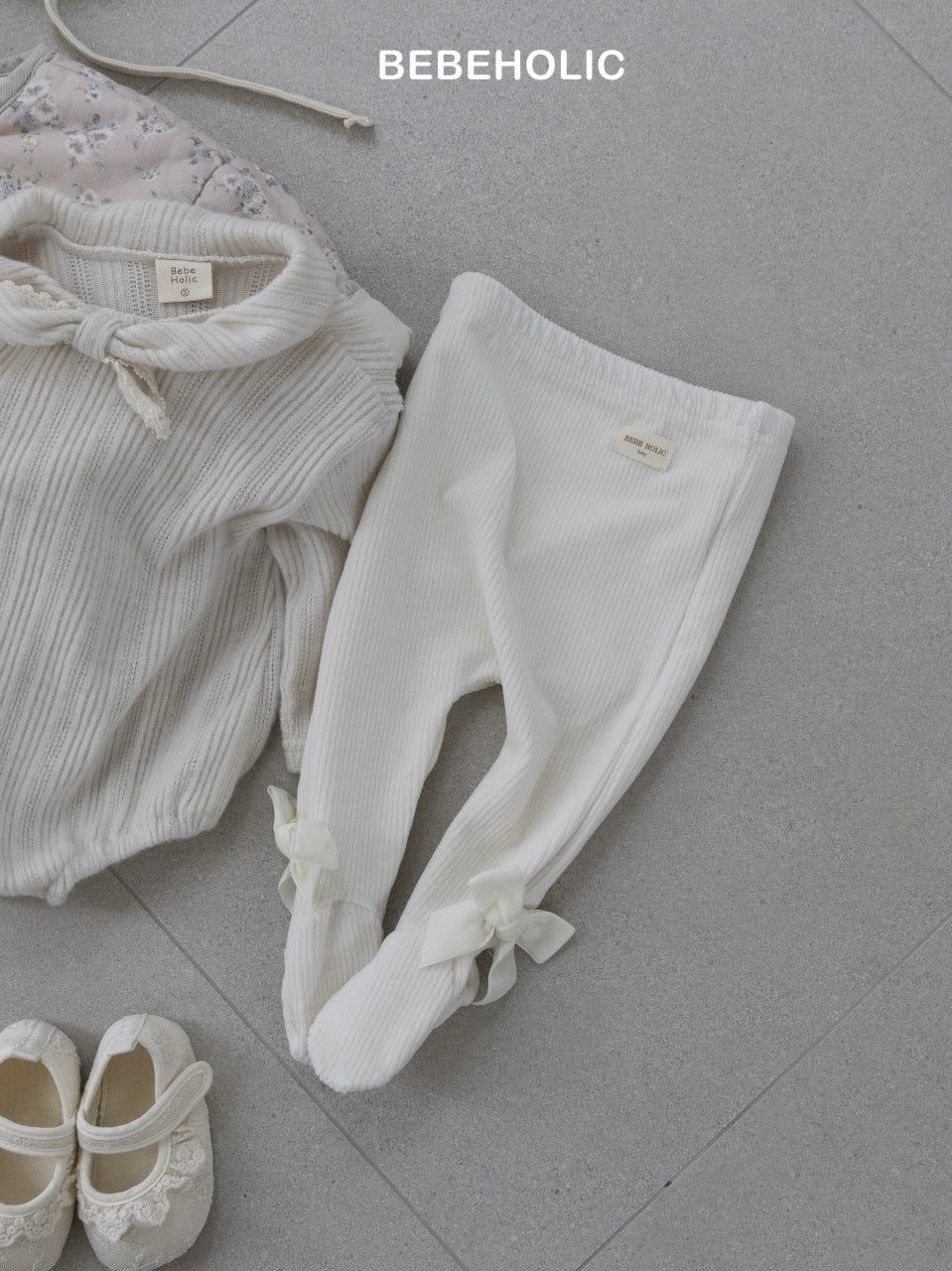 Ribbon footed leggings