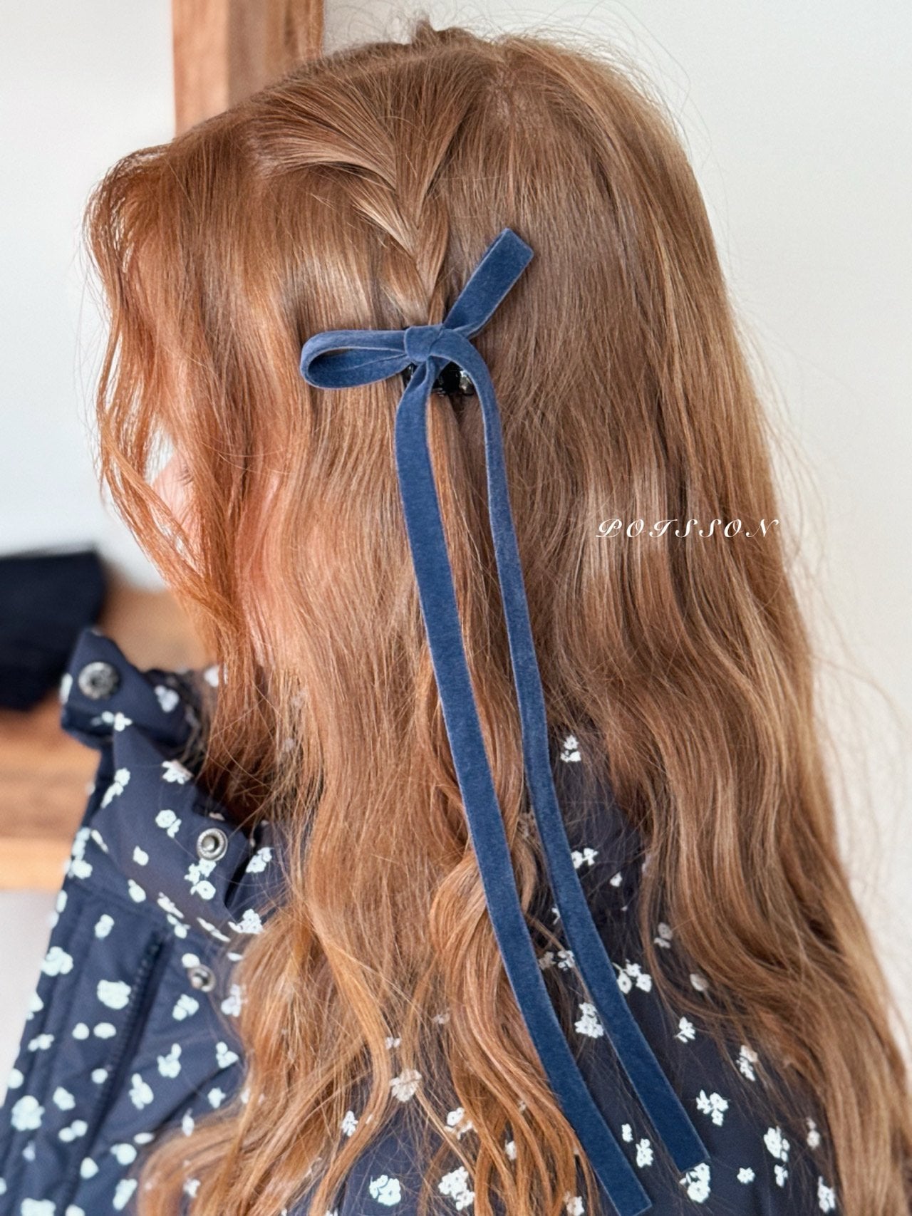 Velvet ribbon pin