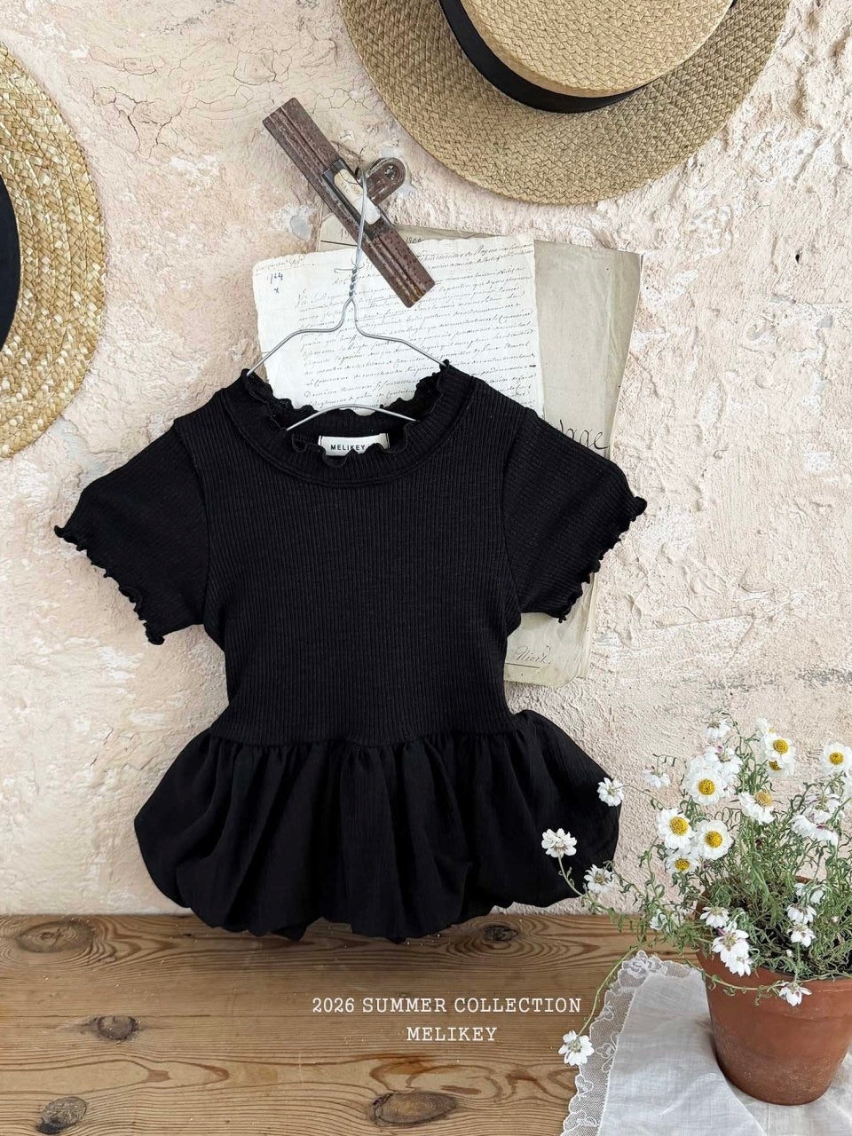 Bouncy ribbon T shirt