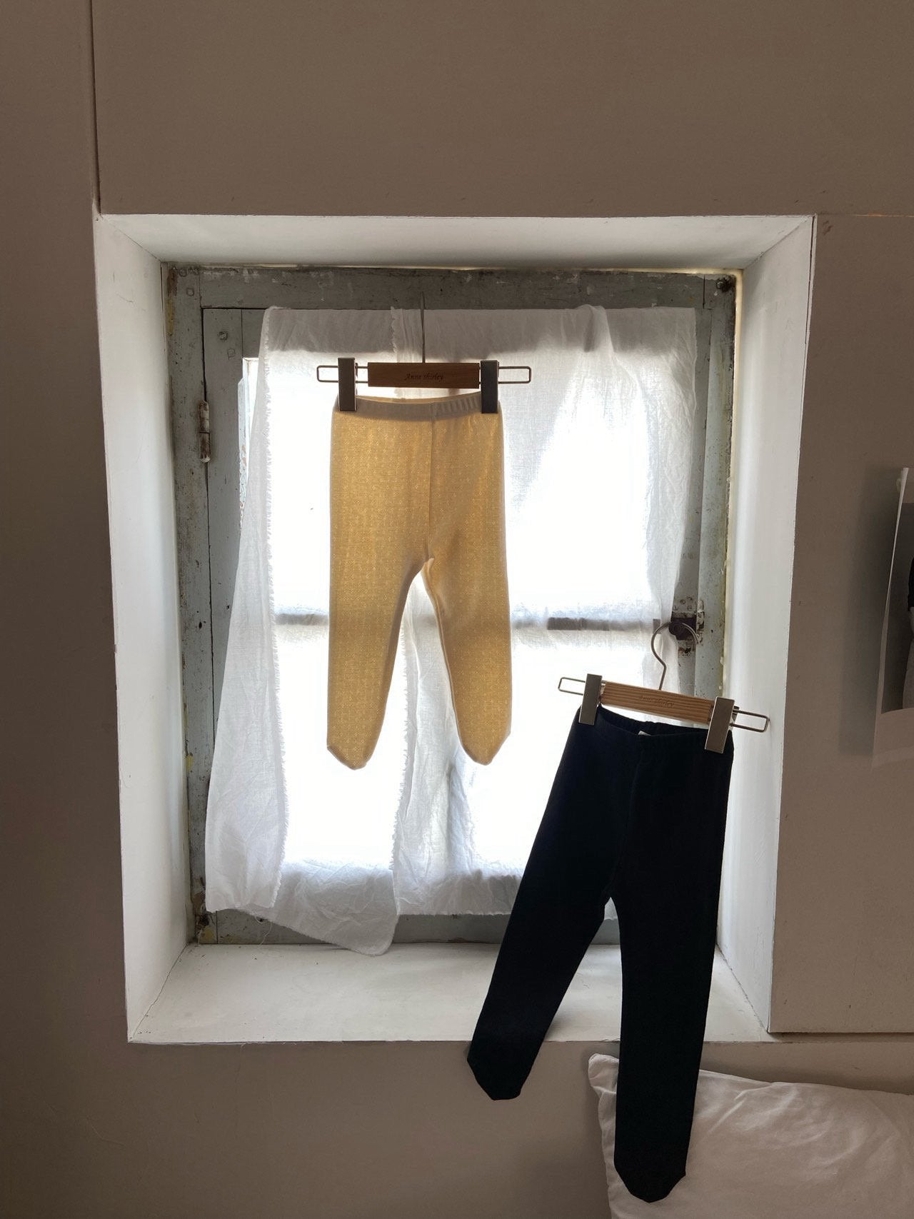 Eyelet footed leggings