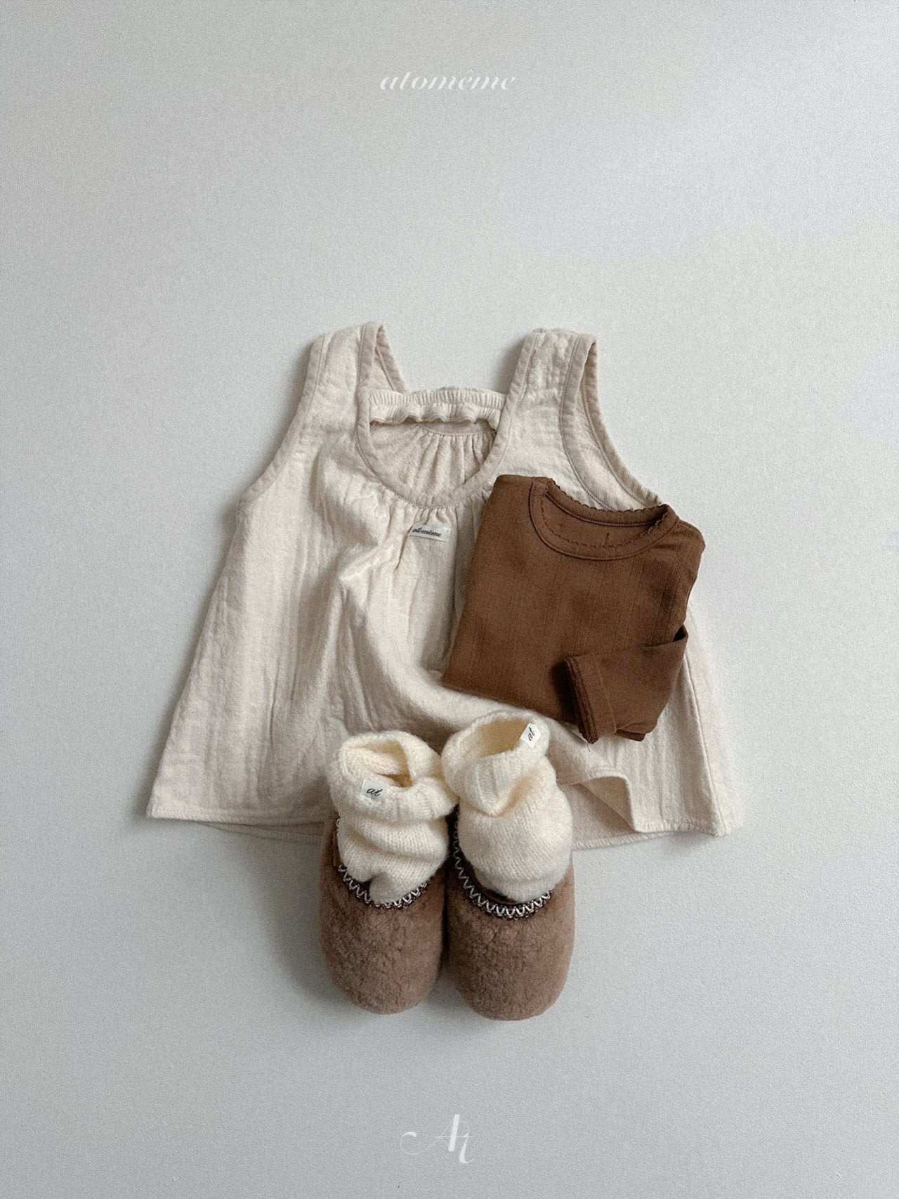 Eyelet picot lace T-shirt