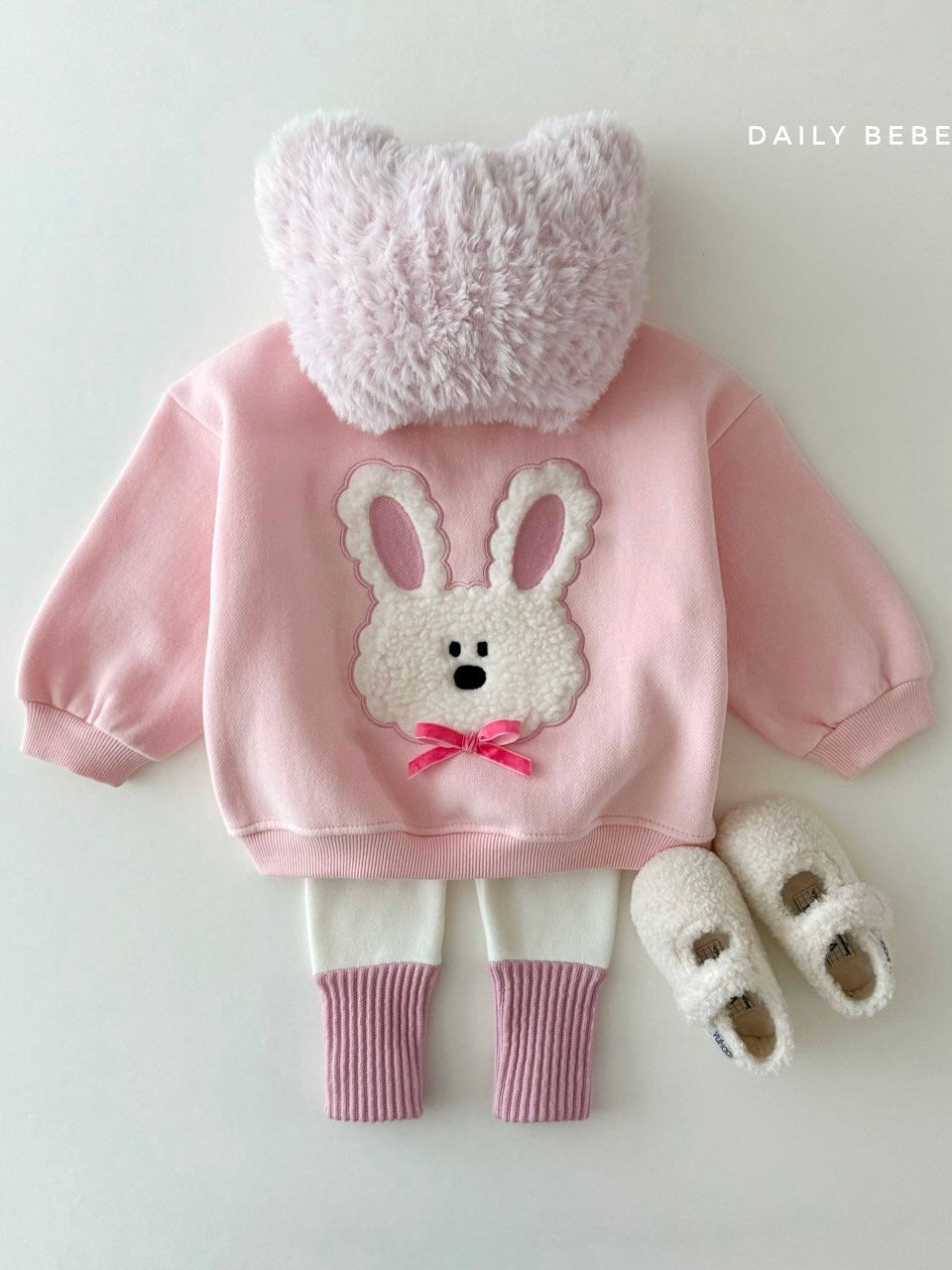 Fluffy ribbon sweatshirt
