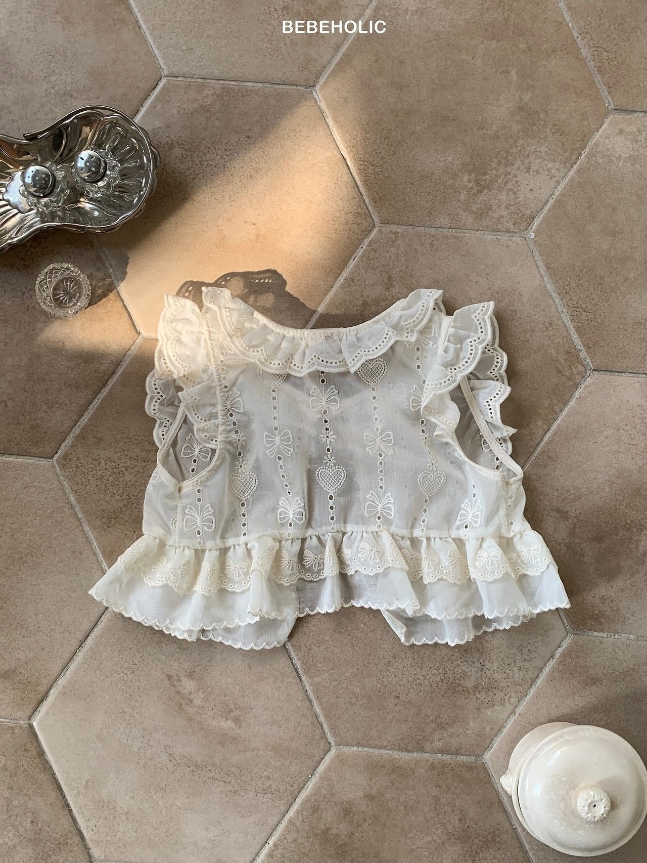 Heart ribbon vest