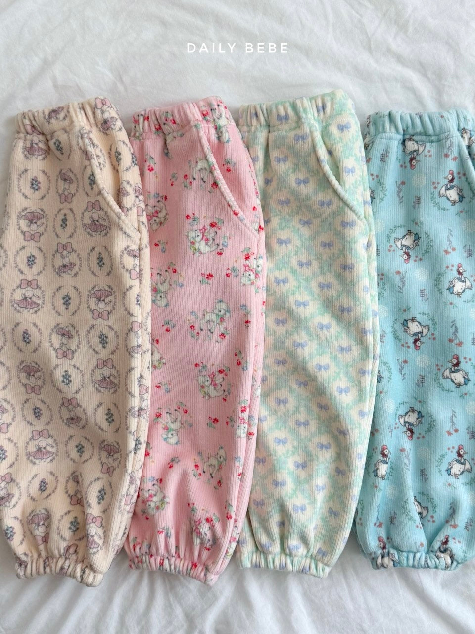 Pattern mink jogger pants