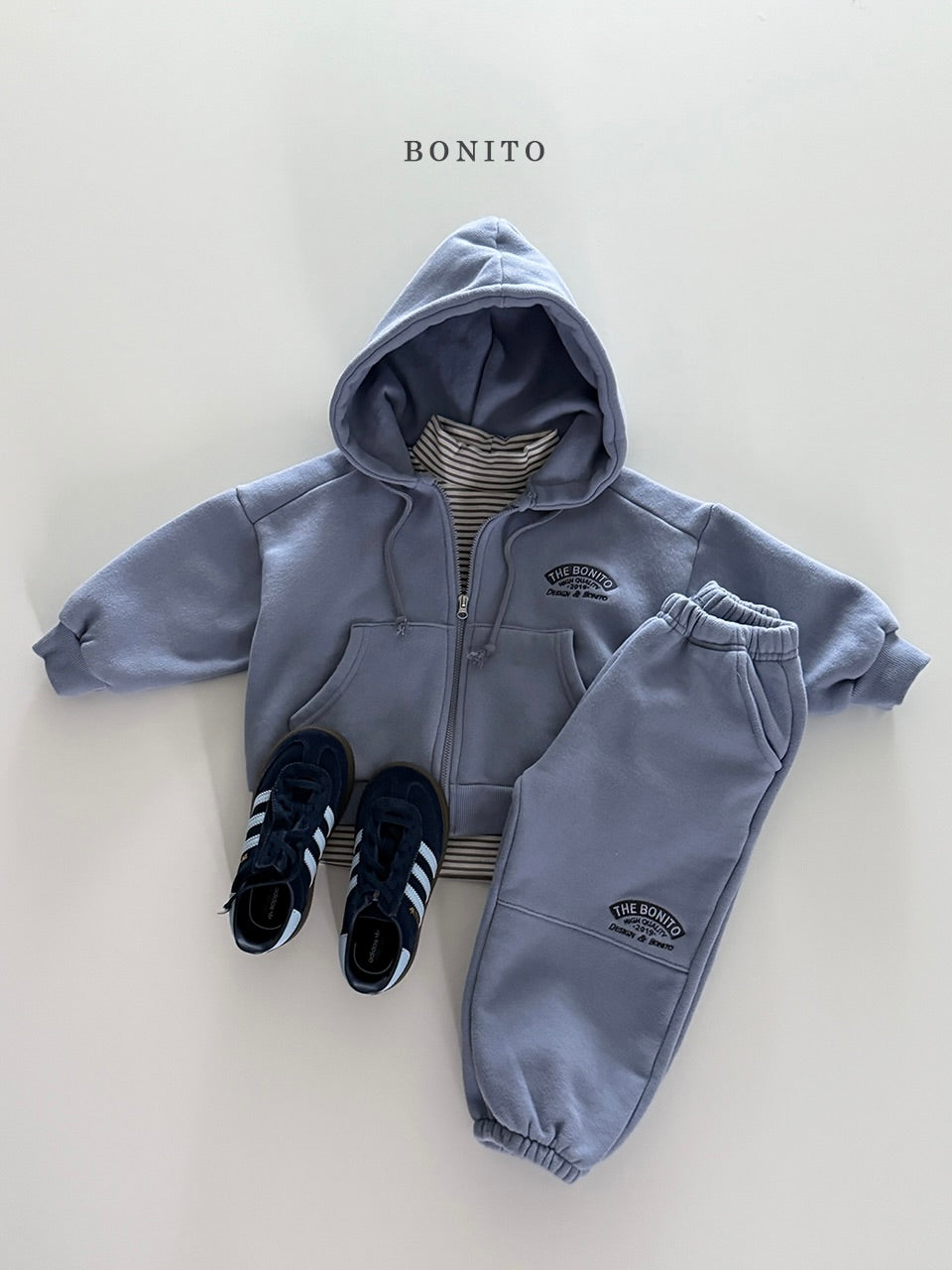Front slit zip-up hoodie
