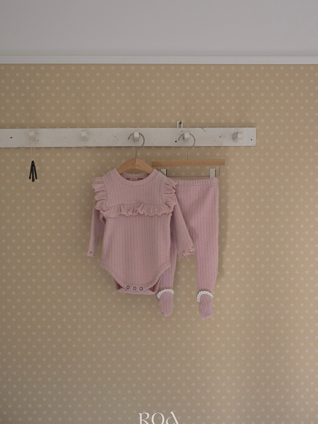 Frill footed leggings