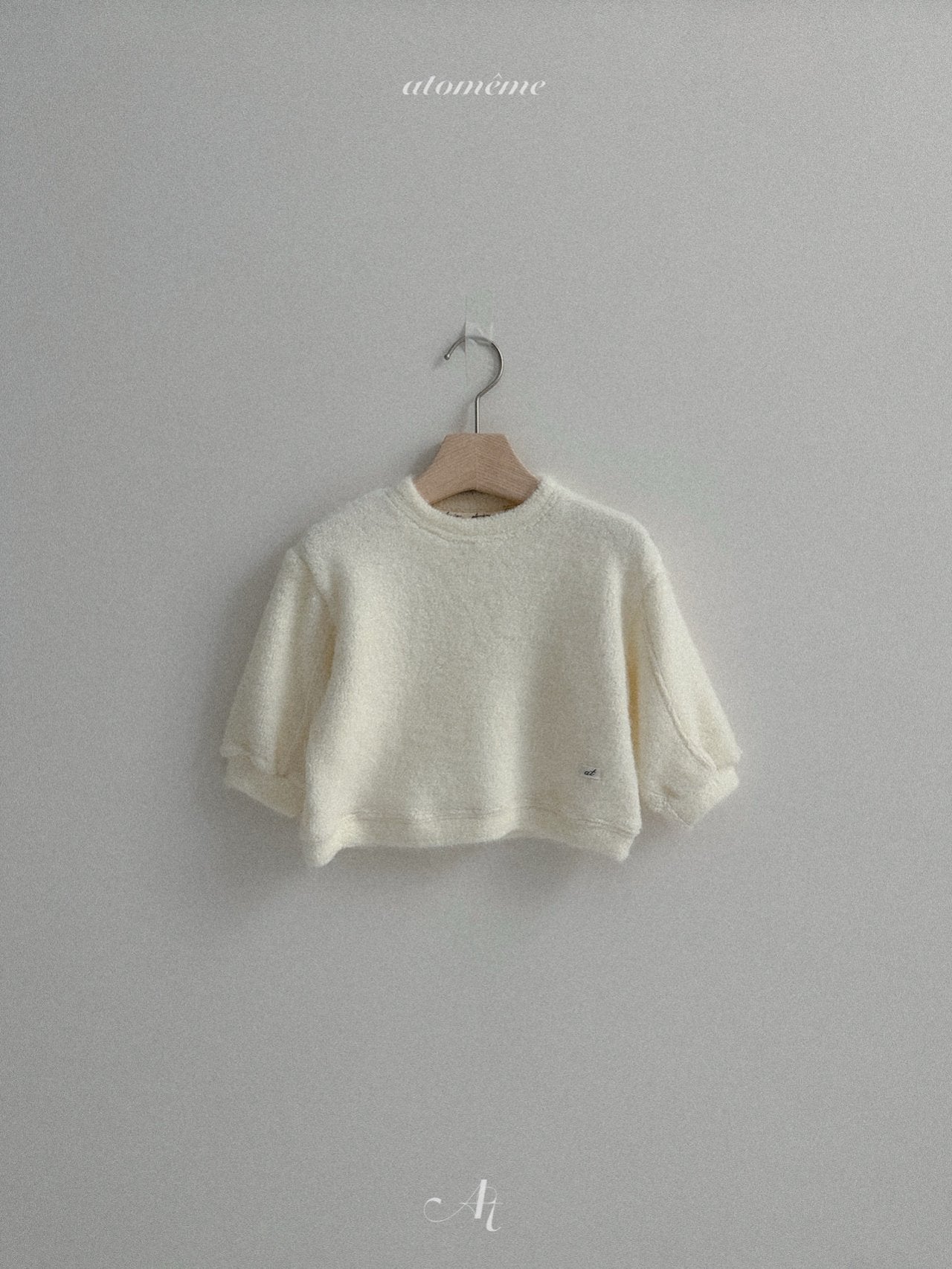 Knit sweatshirt