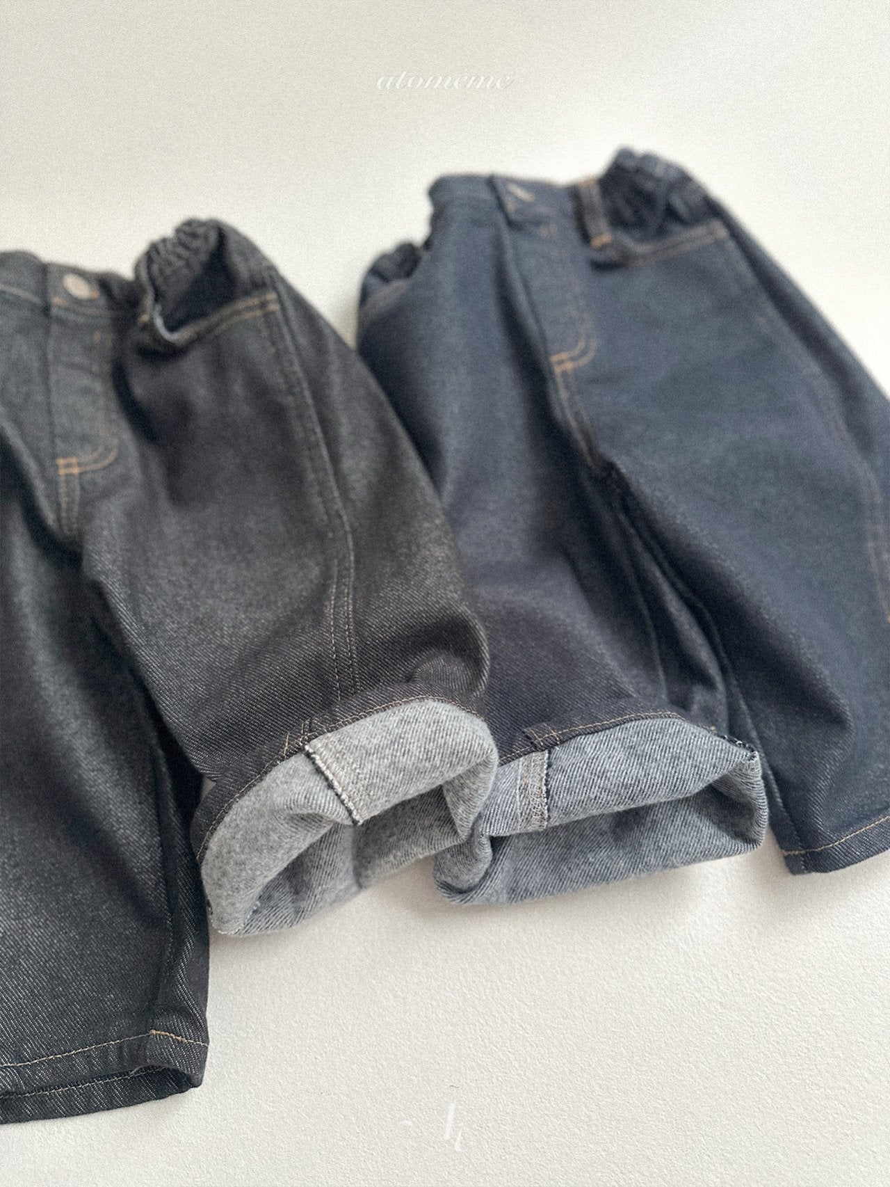 No fade curved denim pants