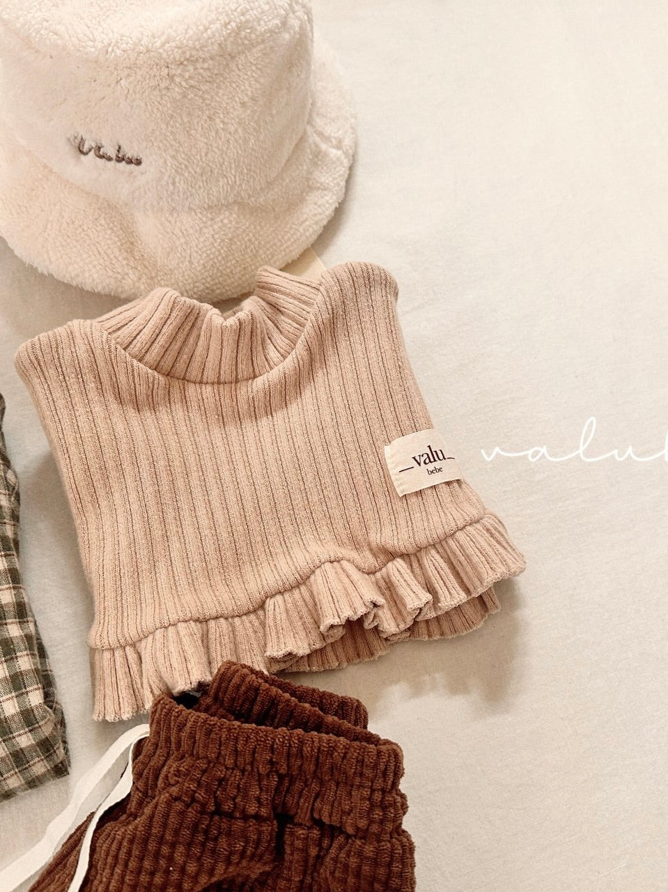 Bella half neck cape (baby)