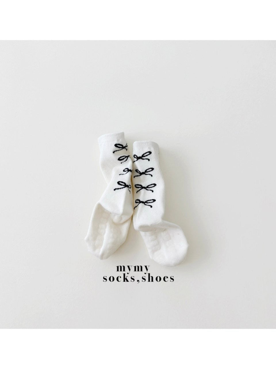 White soybean socks set