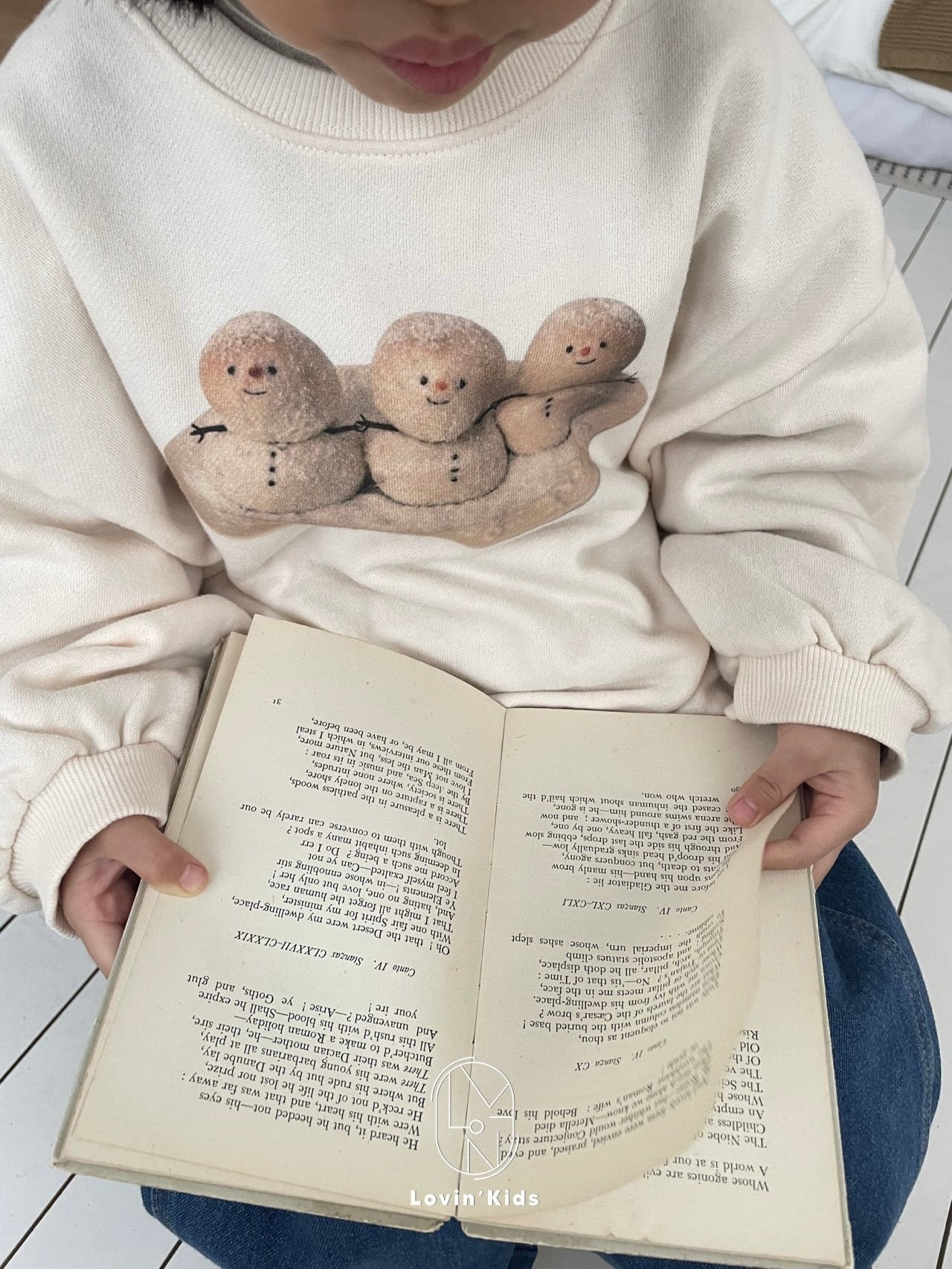 Snow friends fleece sweatshirt