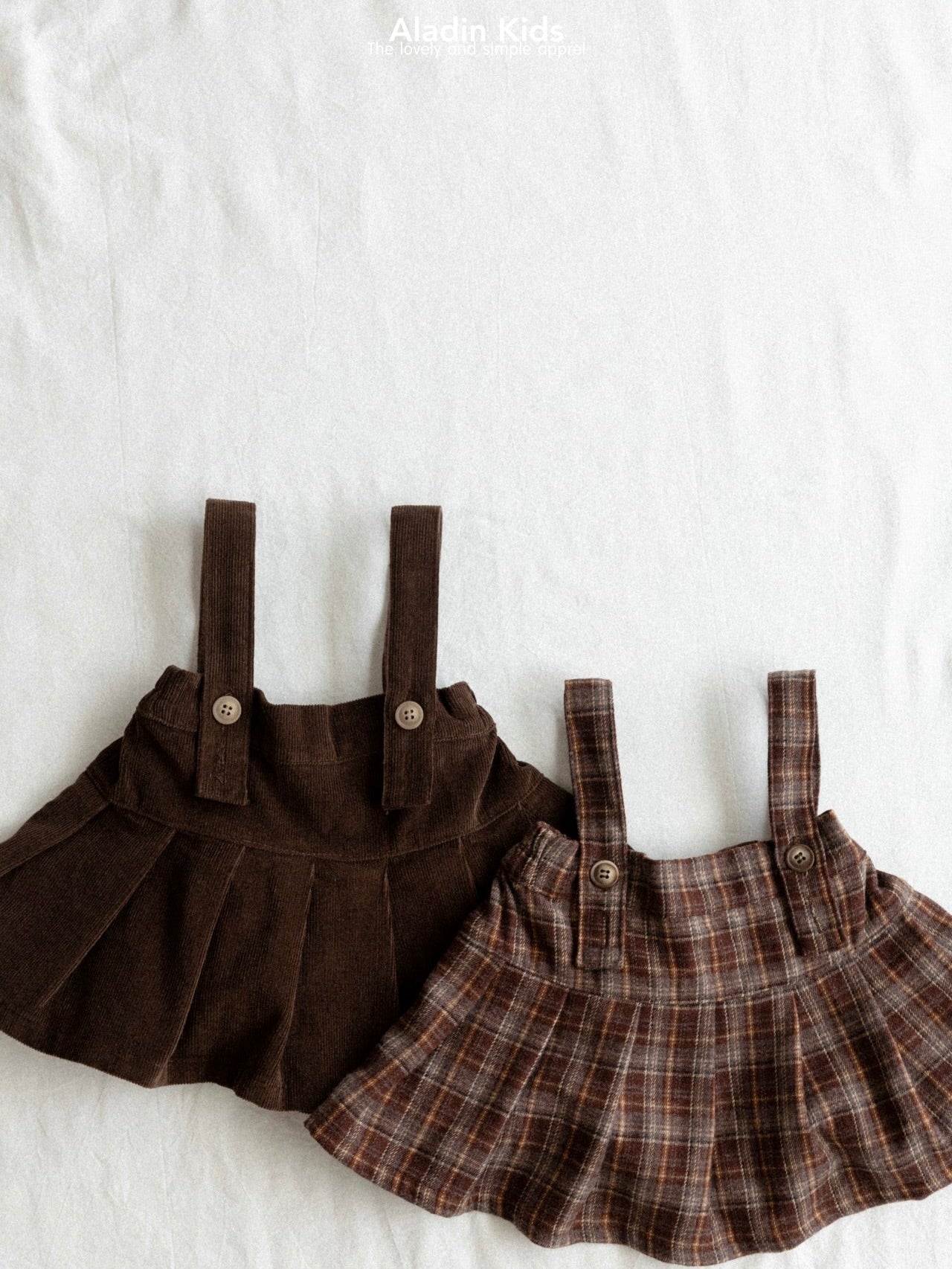 Pleated skirt