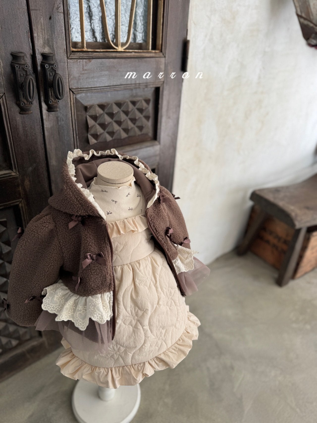 Ribbon hooded zip up