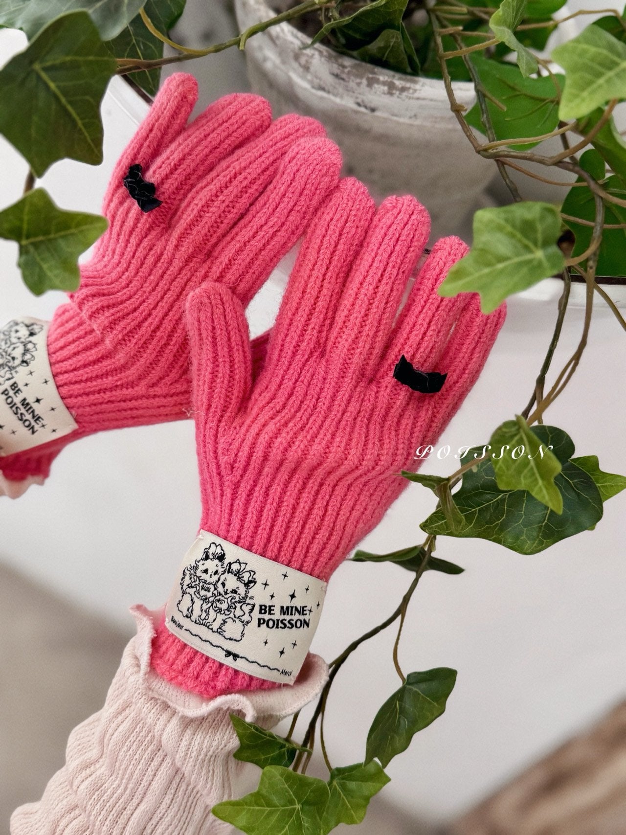 Ribbon winter gloves