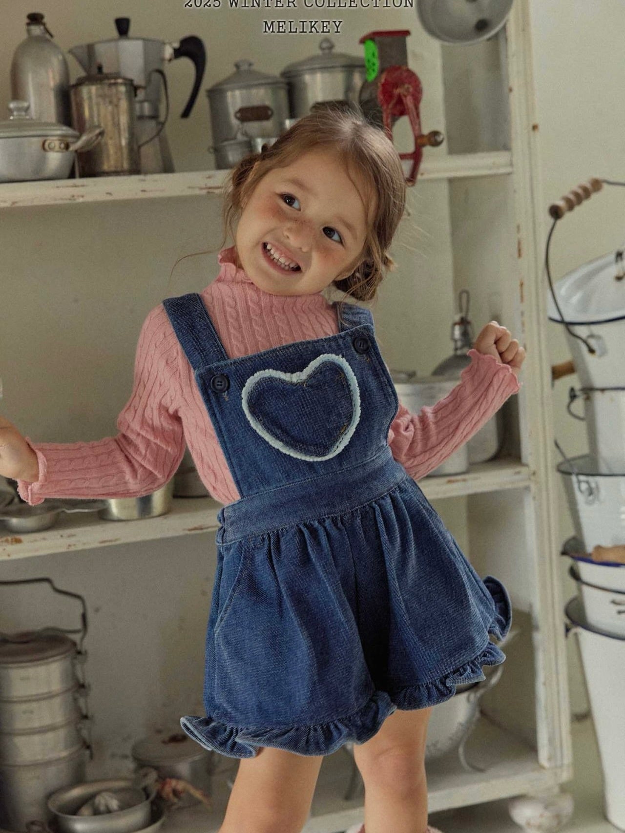 Velvet denim frill suspender pants