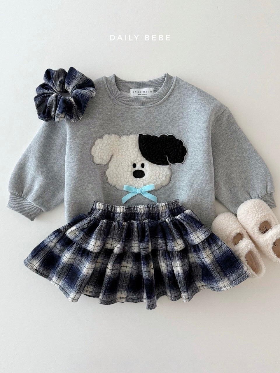 Fluffy ribbon sweatshirt