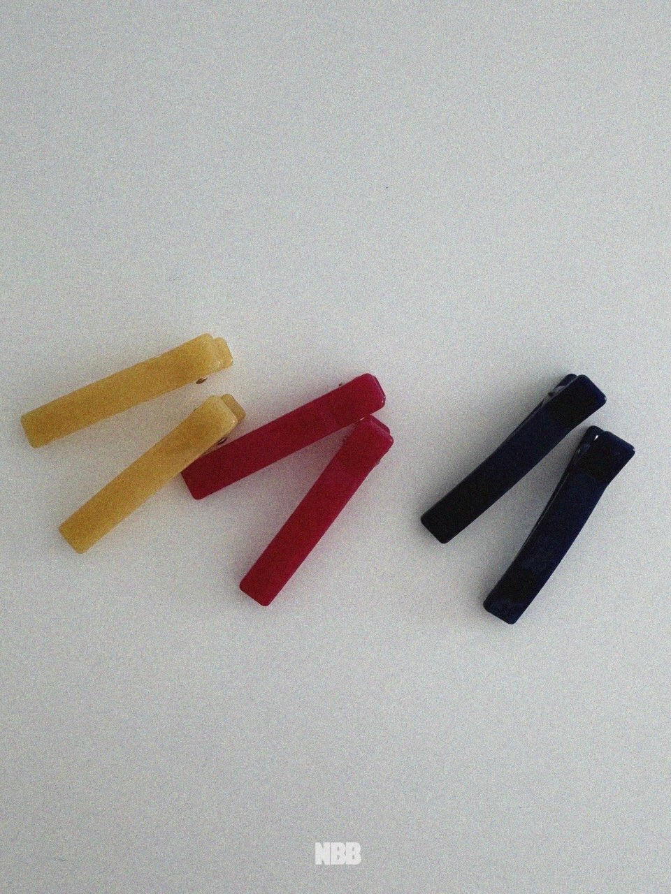 Colored hair clip set (2 pieces)