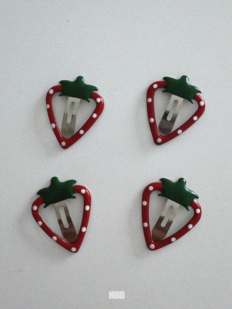 Strawberry hair pin set (4 pieces)