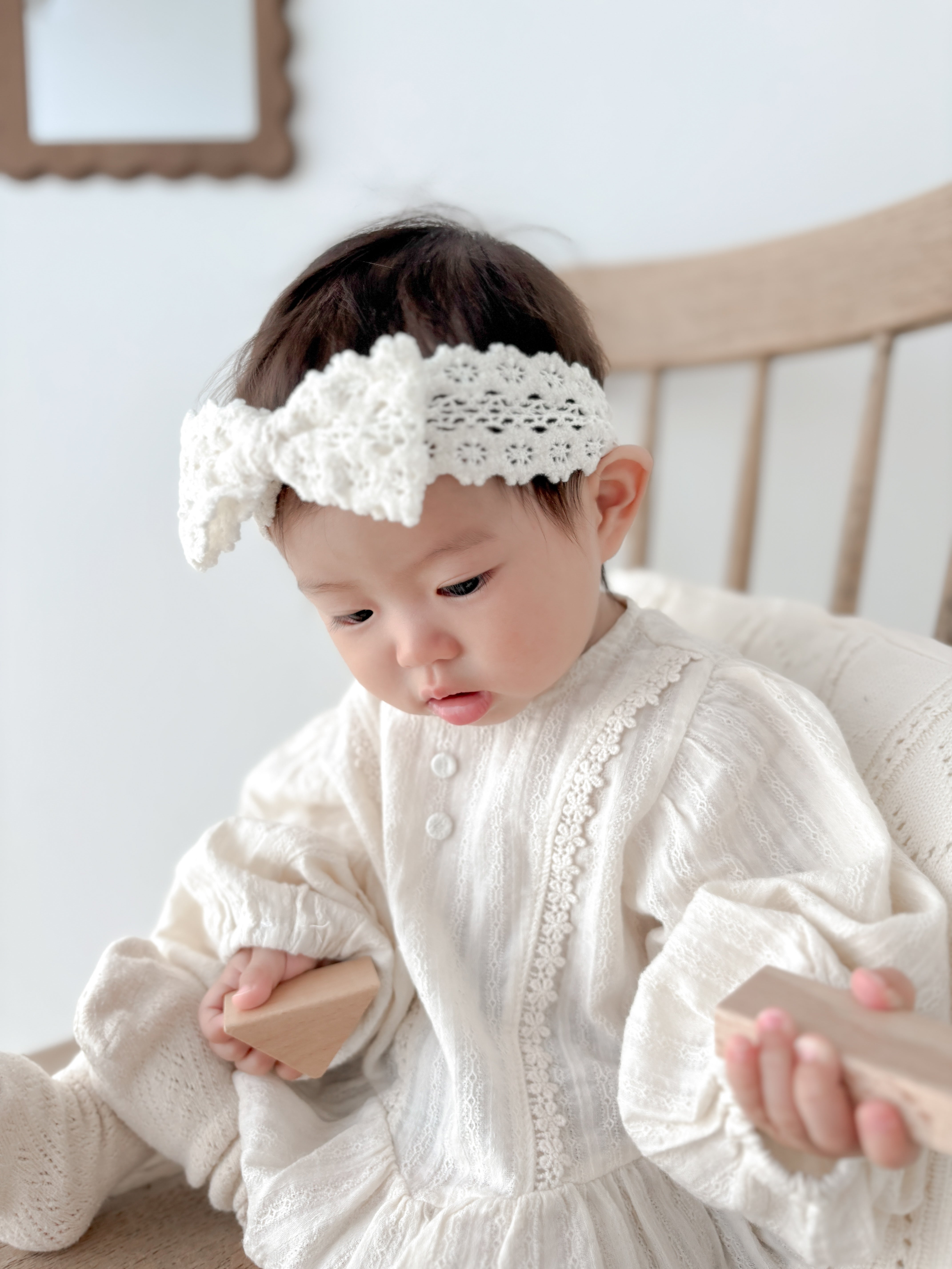 Lace frill peplum blouse