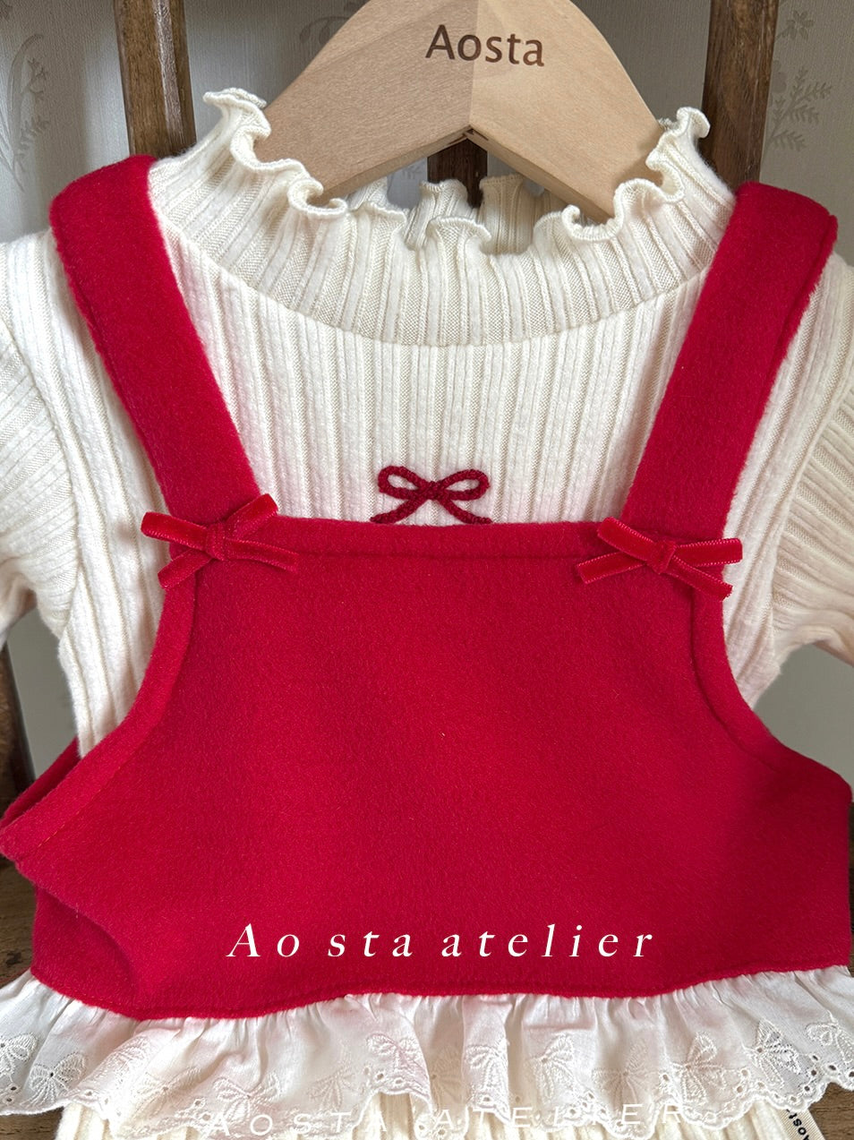 Winter ribbon vest