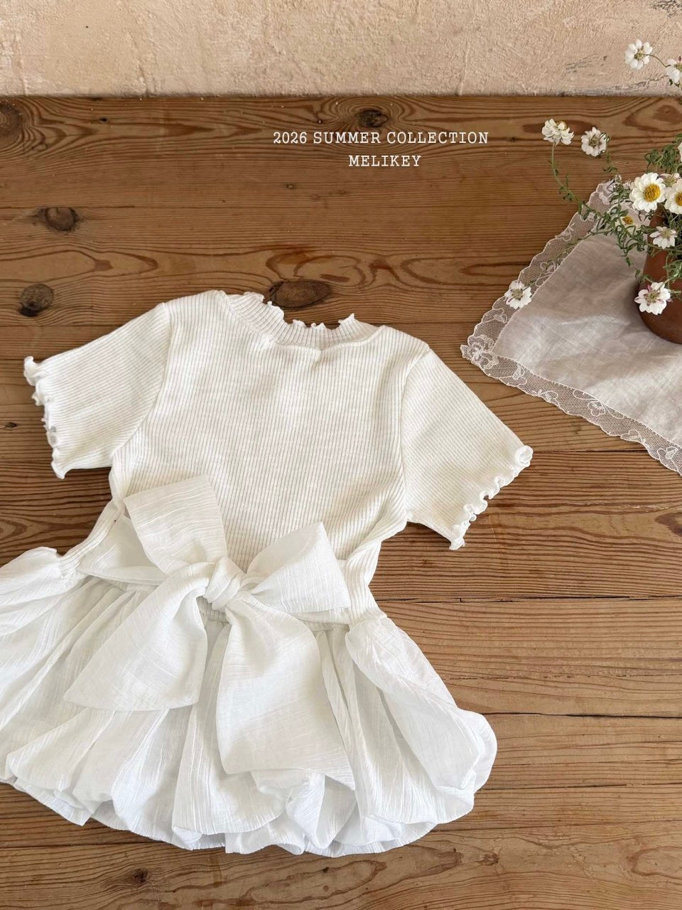 Bouncy ribbon T shirt