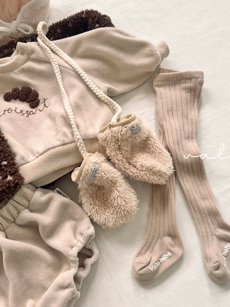 Croissant velor sweatshirt (baby)