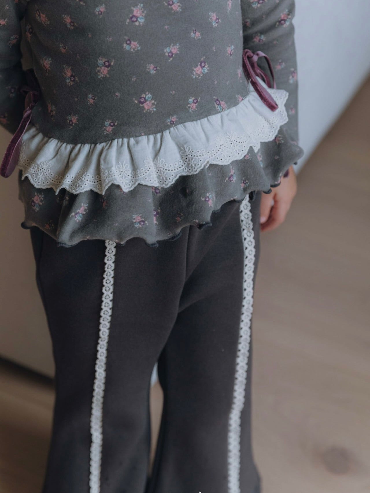 Pintuck lace pants