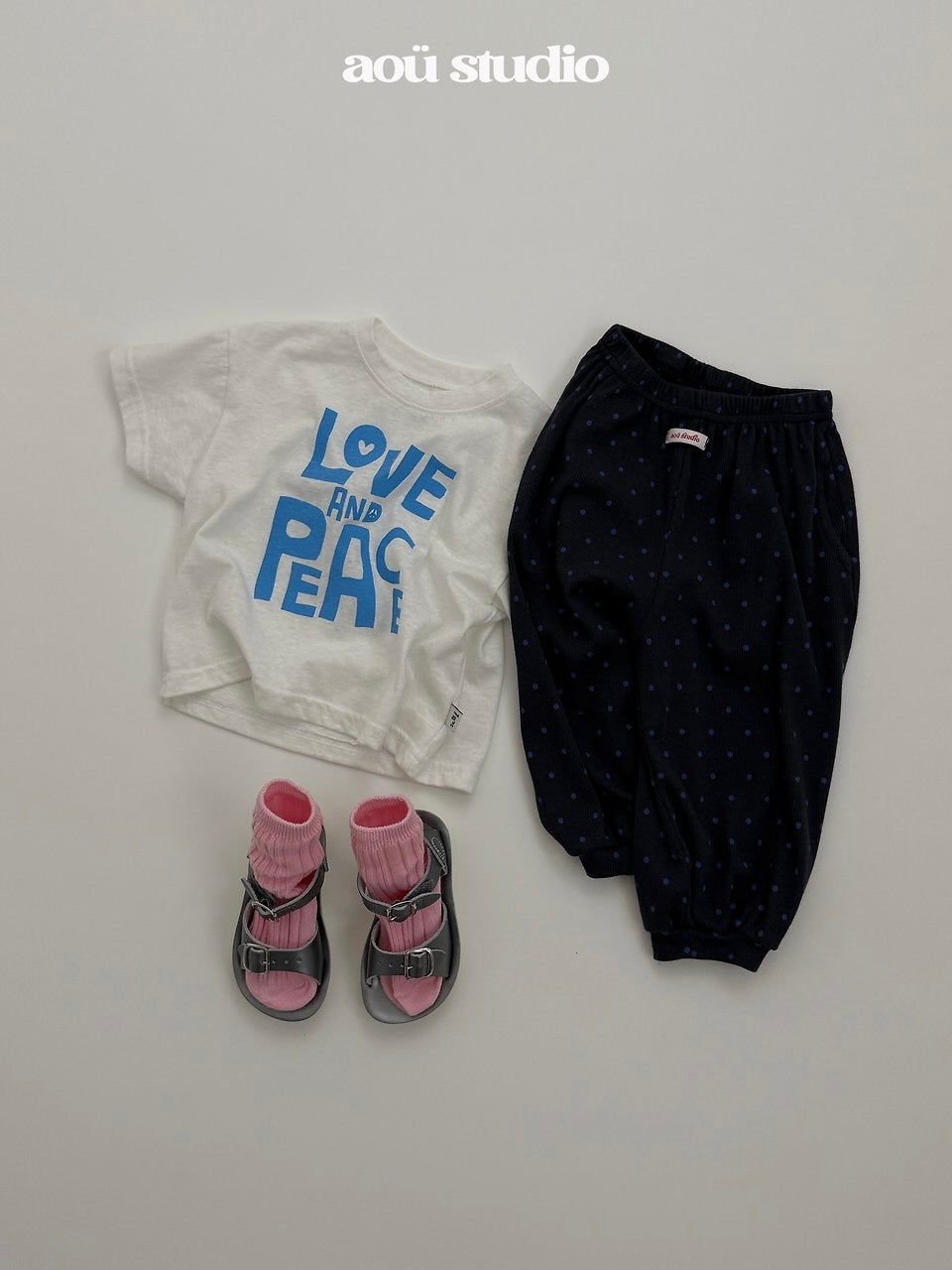 Love & peace T