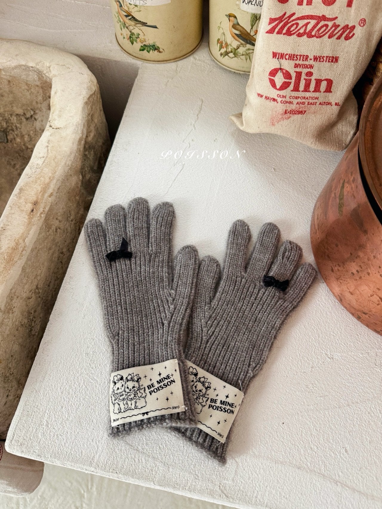 Ribbon winter gloves