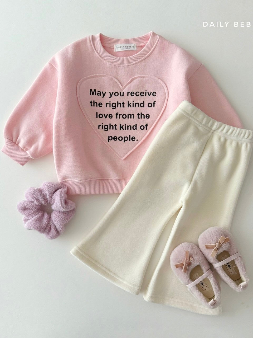 Heart patch sweatshirt