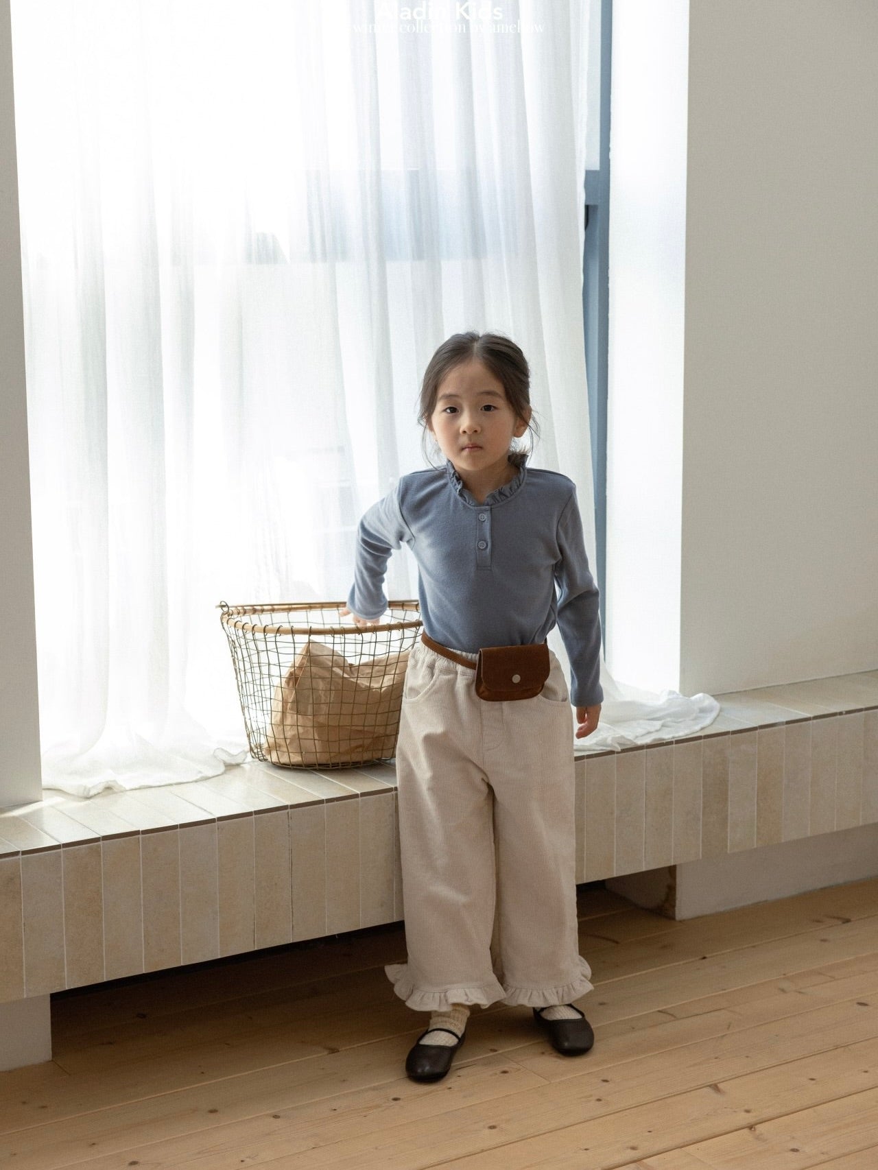 Frill straight pants