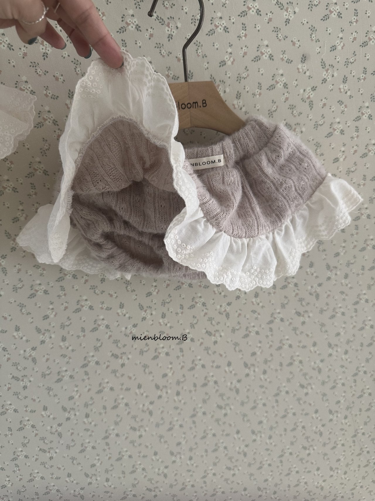 Knit lace bloomer