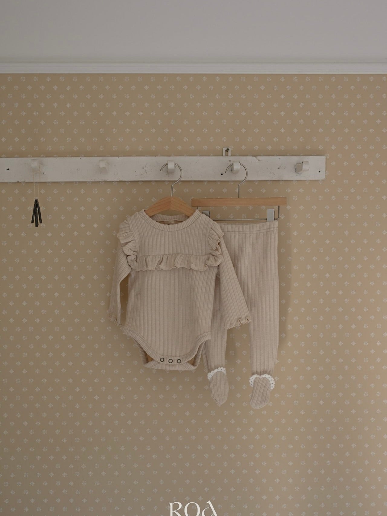 Frill footed leggings