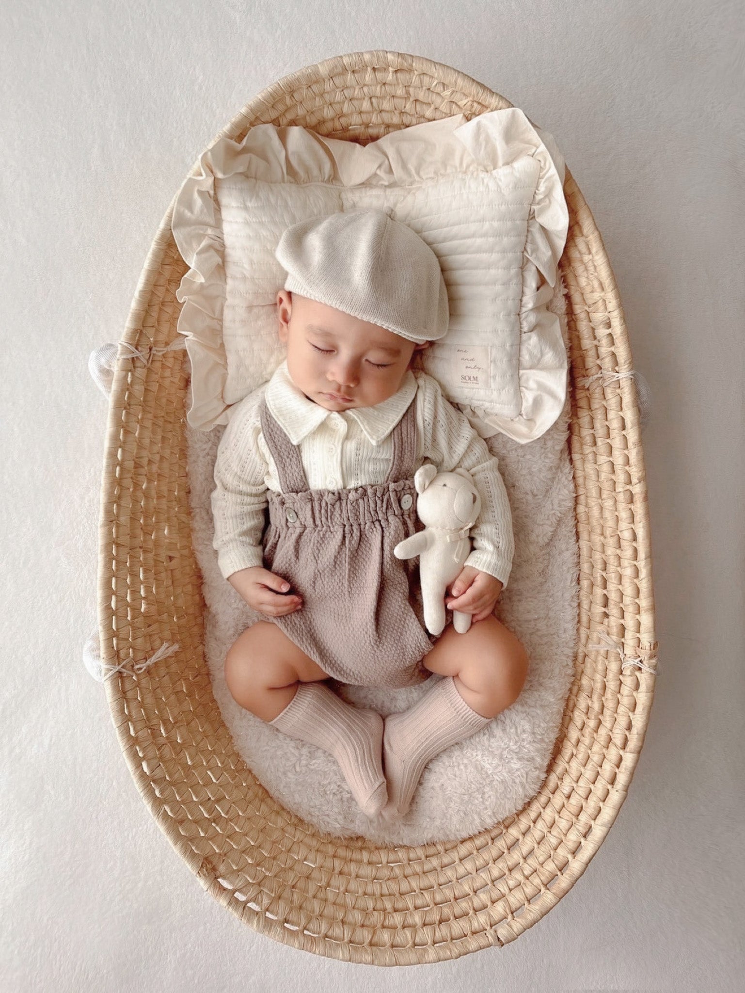 Eyelet soft collar T