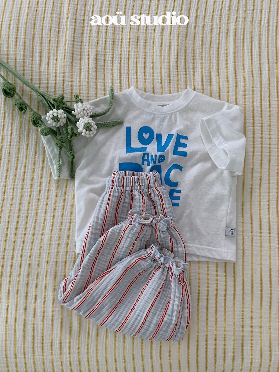 Love & peace T