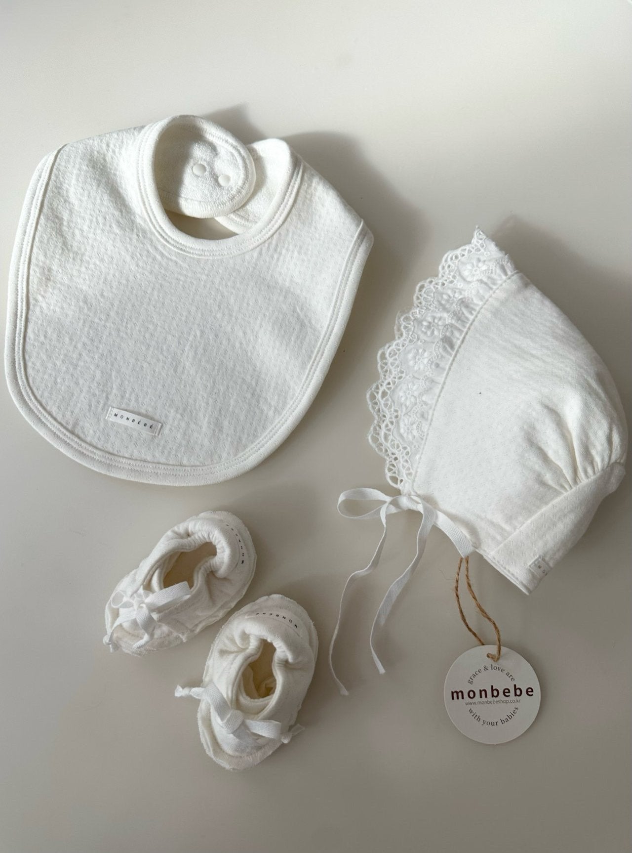 Noah double frill bonnet