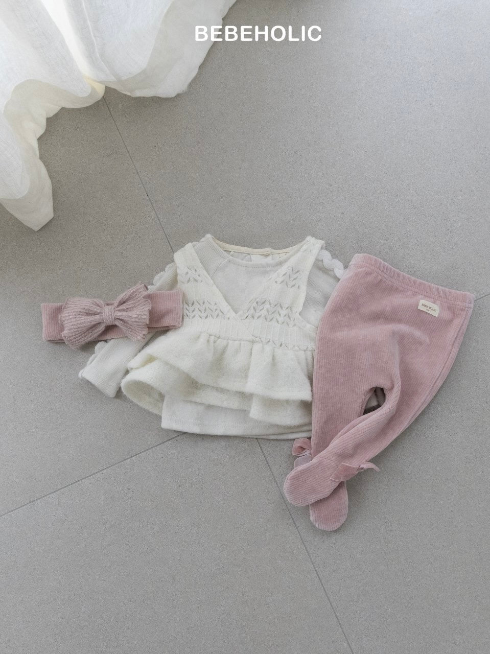 Ribbon footed leggings