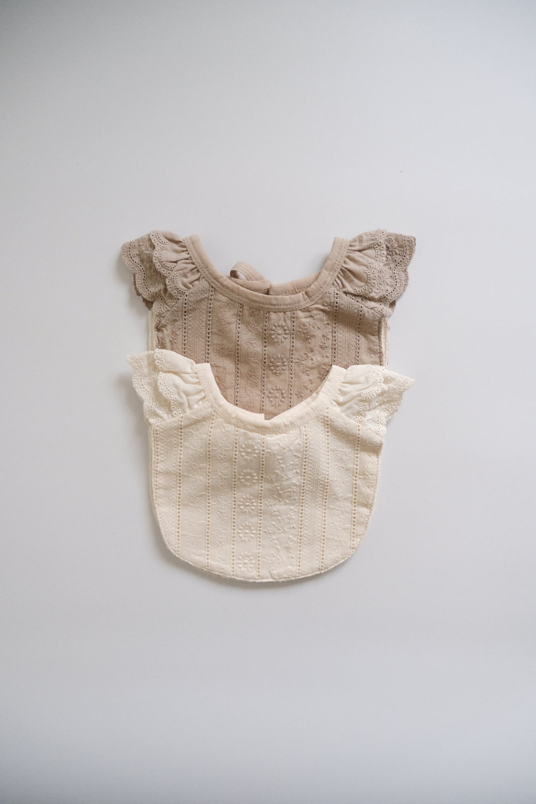 Lily bib