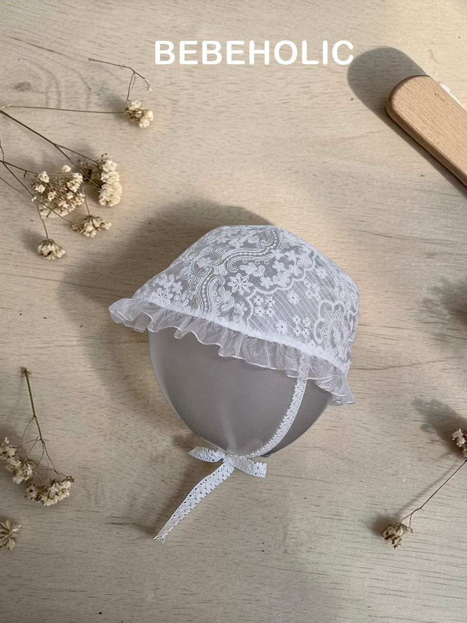 Lace ribbon bonnet