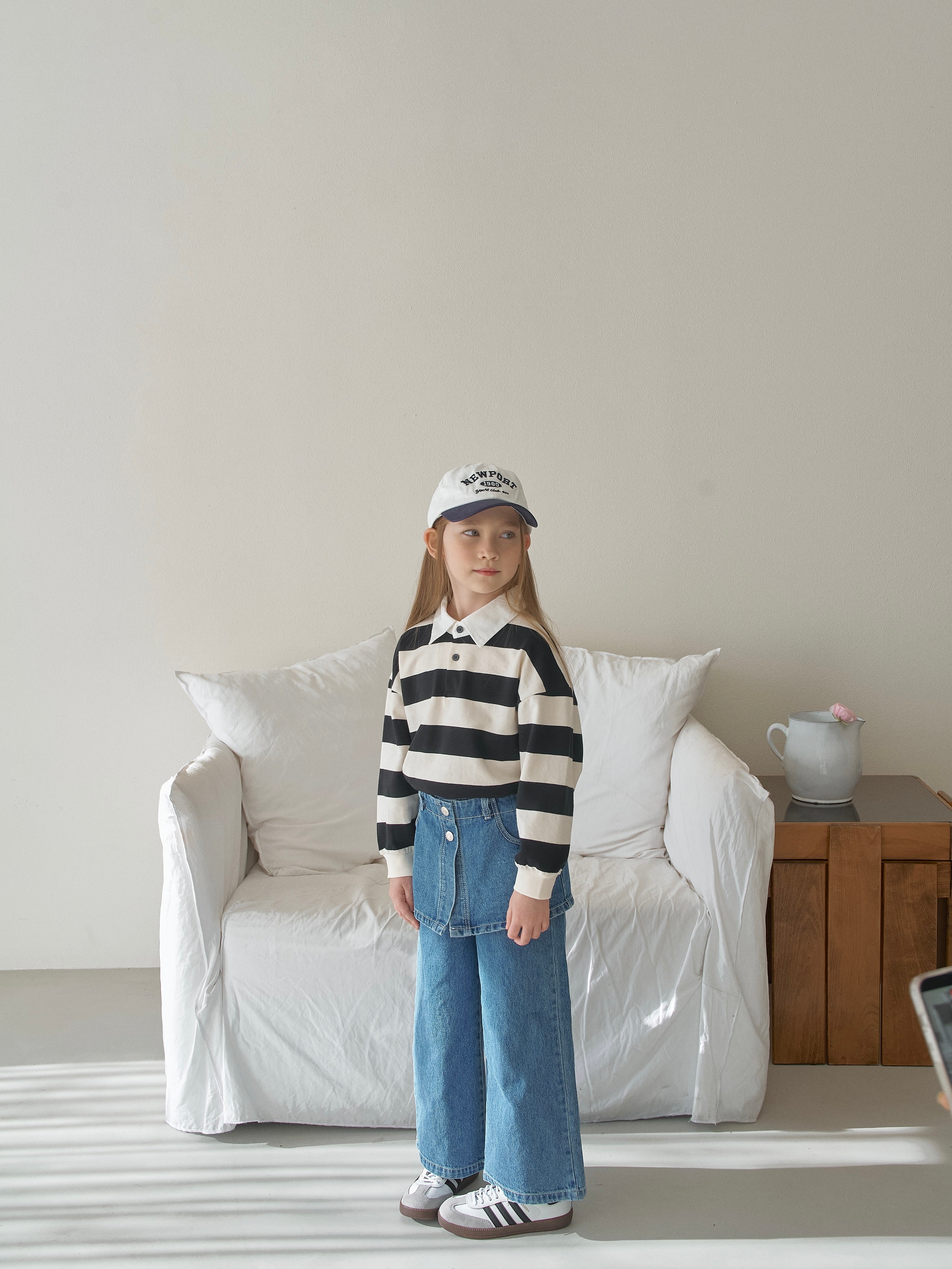 Stripe collar sweatshirt