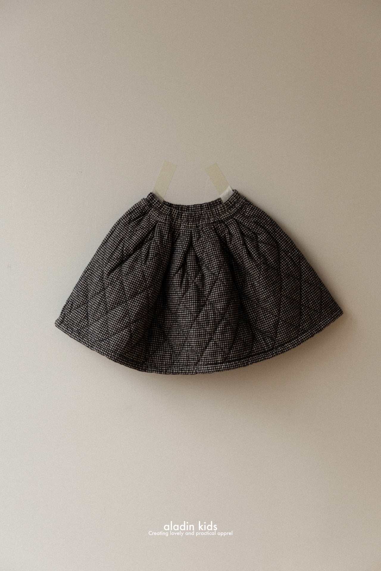 Padding pleated skirt