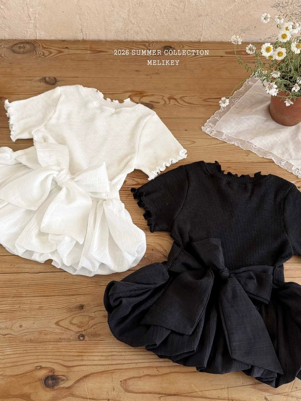 Bouncy ribbon T shirt