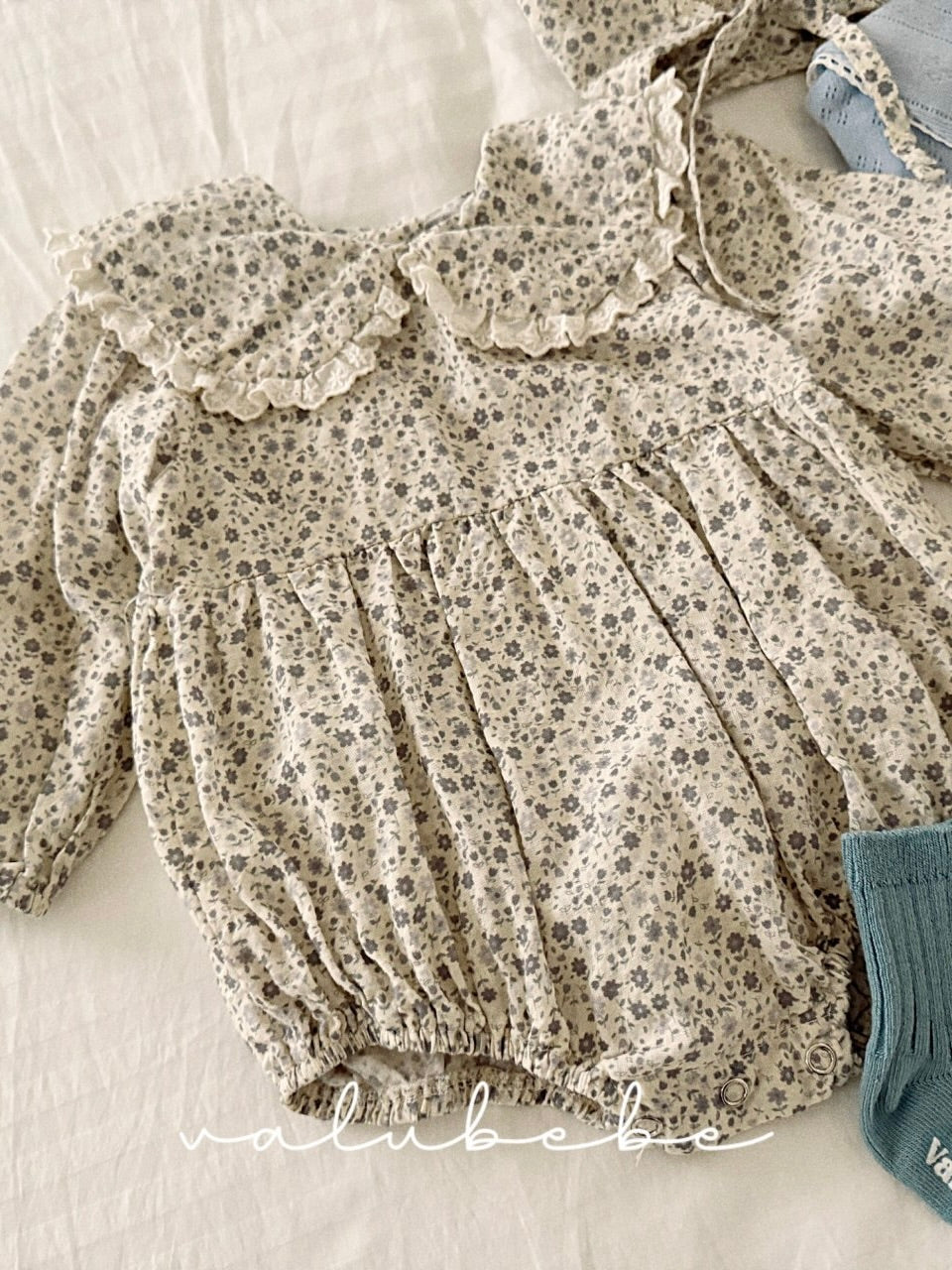 Small flower rompers