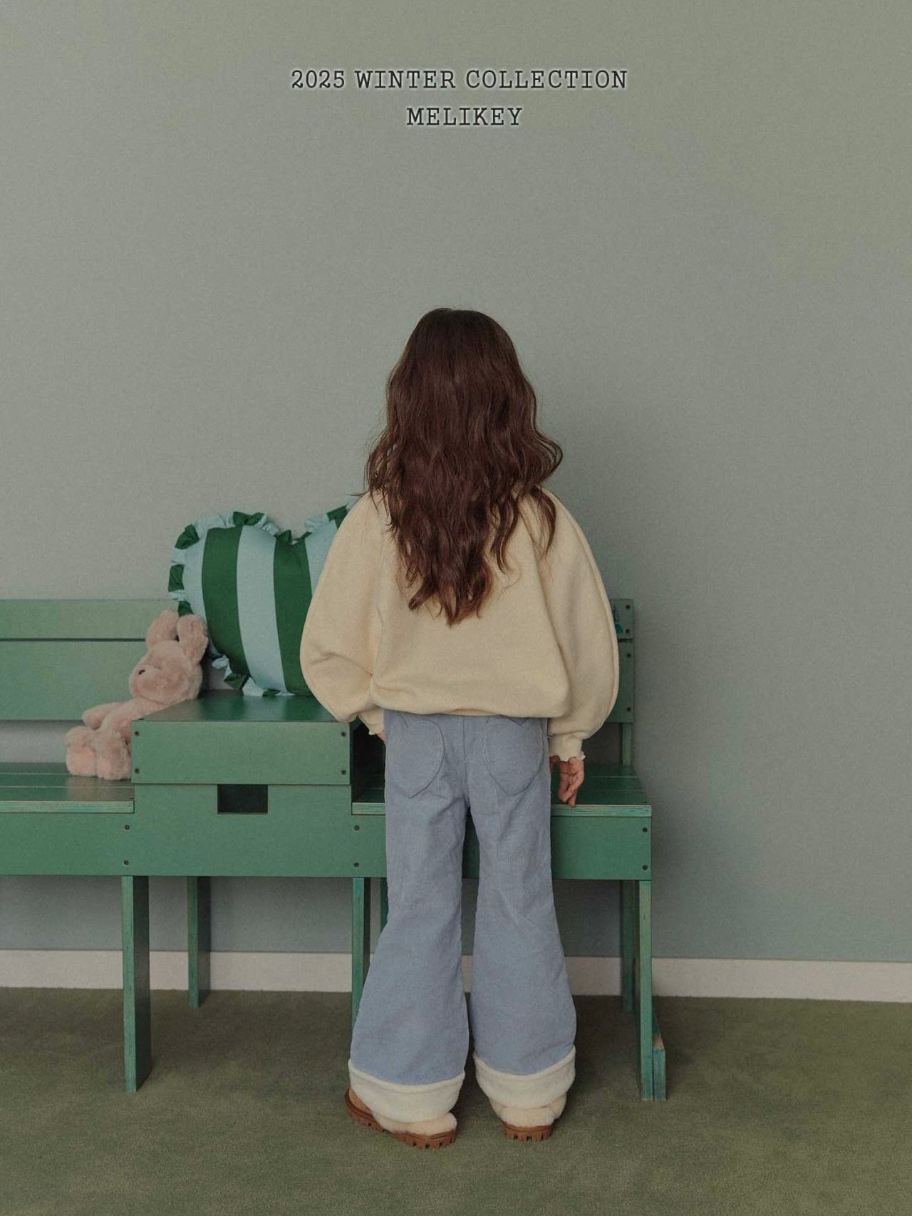 Marshmallow bootcut pants