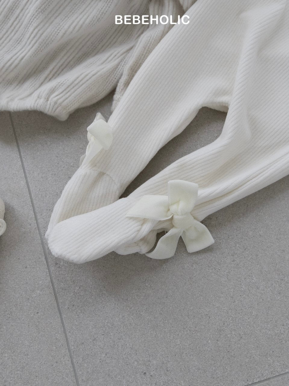 Ribbon footed leggings