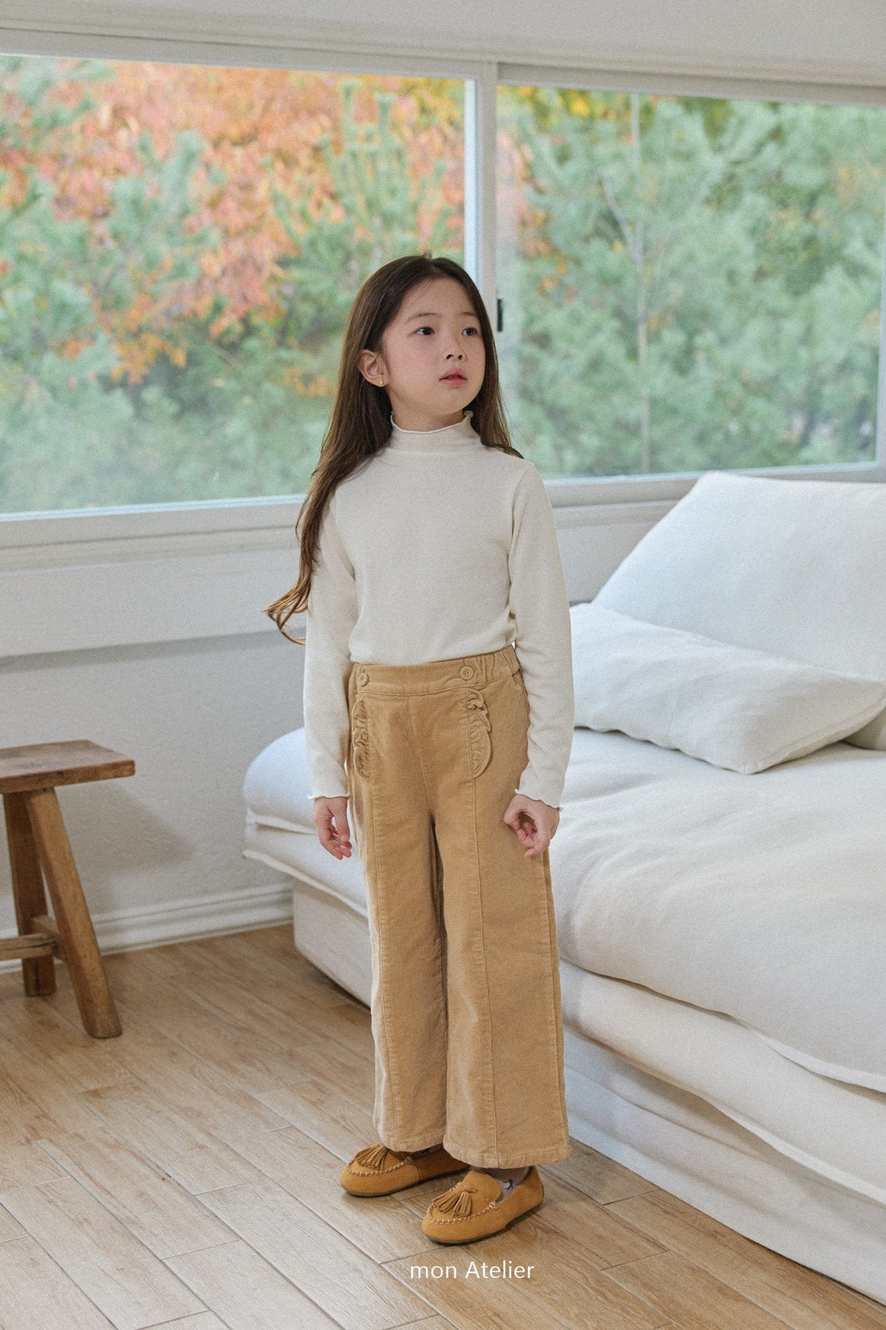 Frill corduroy pants