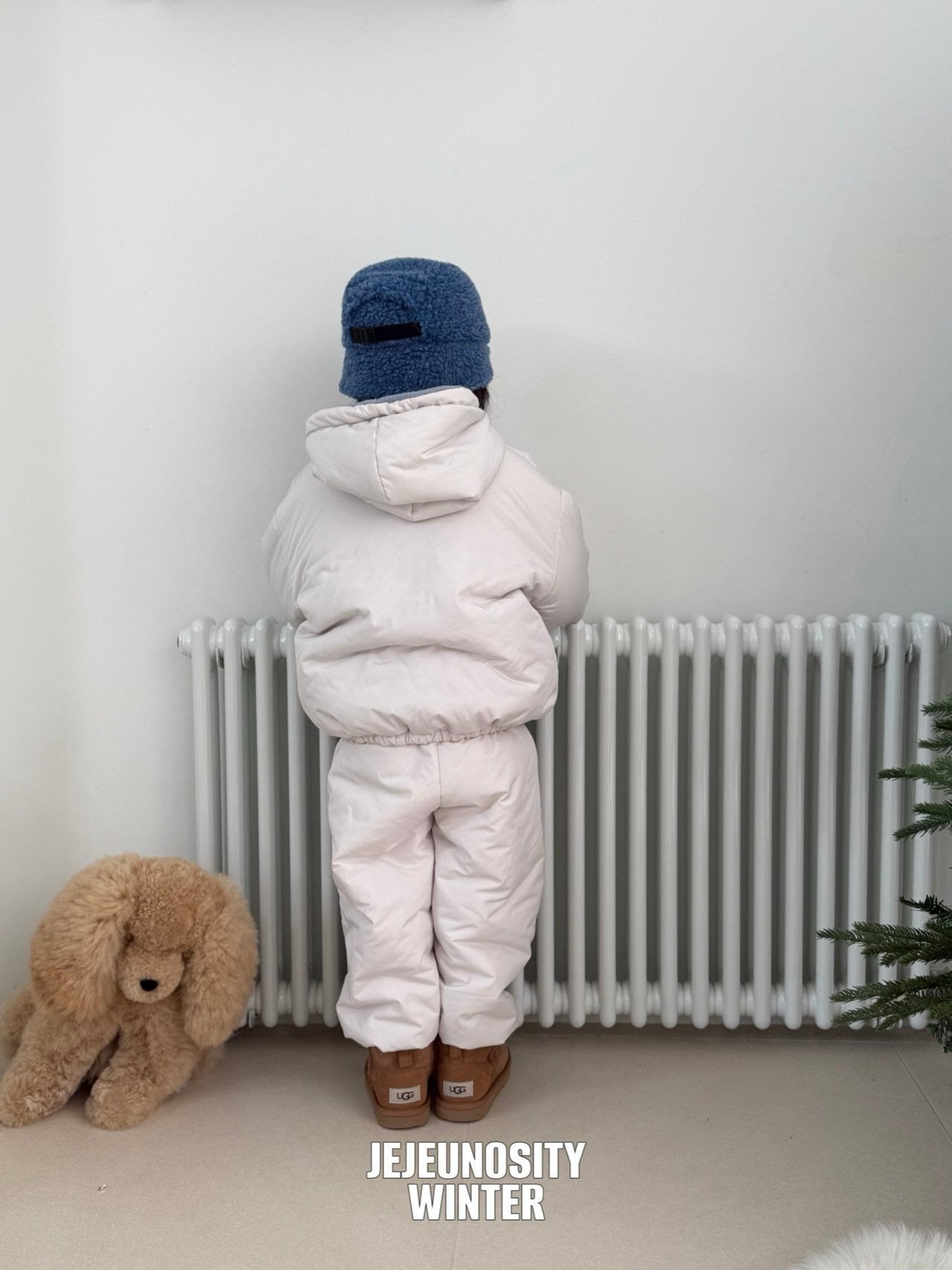 Ive reversible hooded jumper