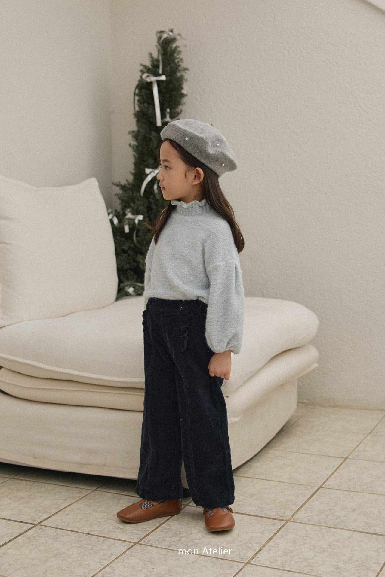 Frill corduroy pants