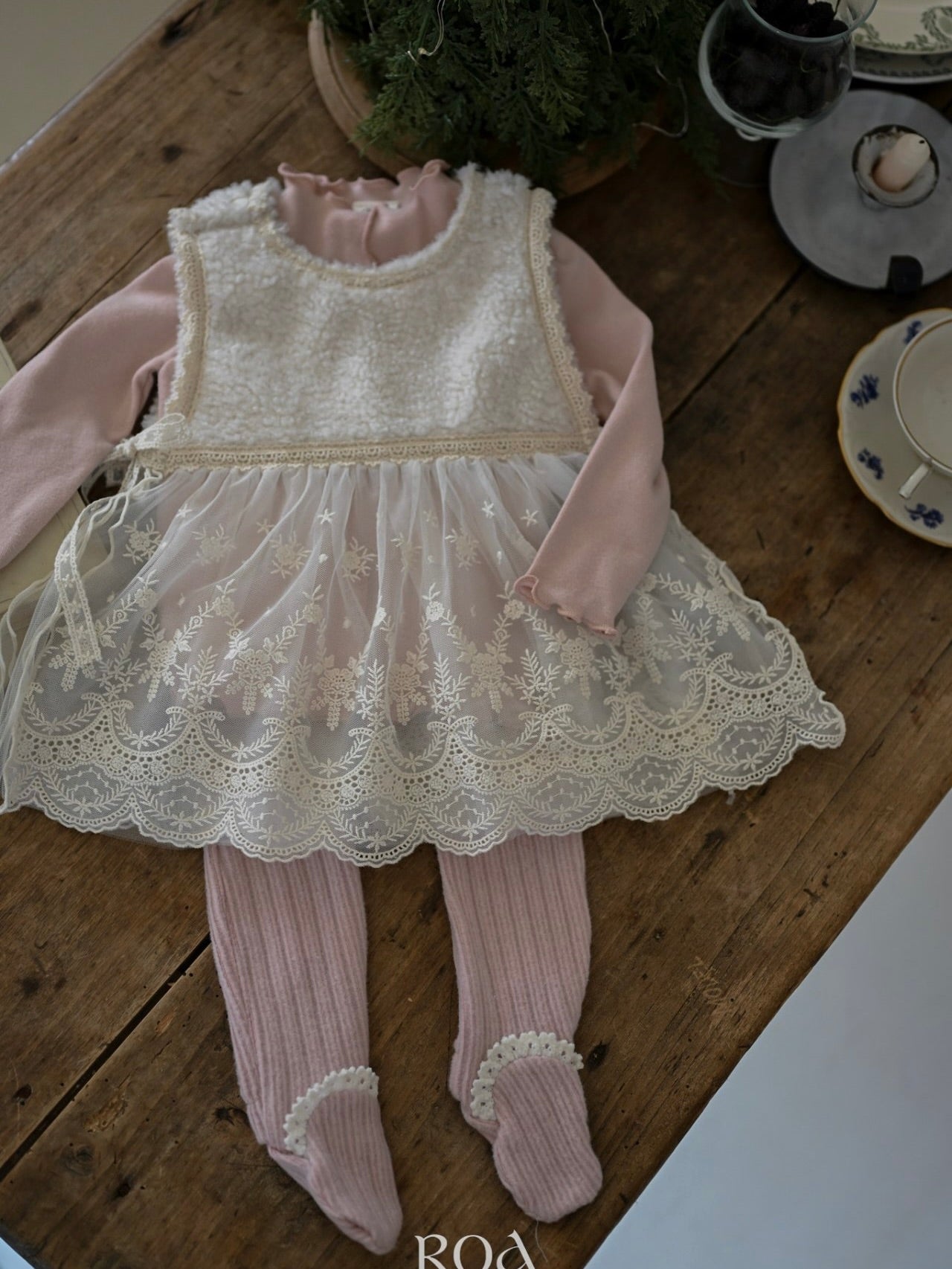 Frill footed leggings